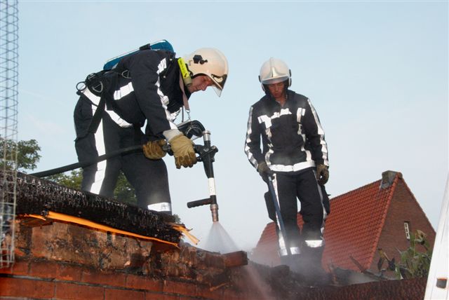 2009/191/20090815 019 Buitenbrand Sperwerstraat.jpg